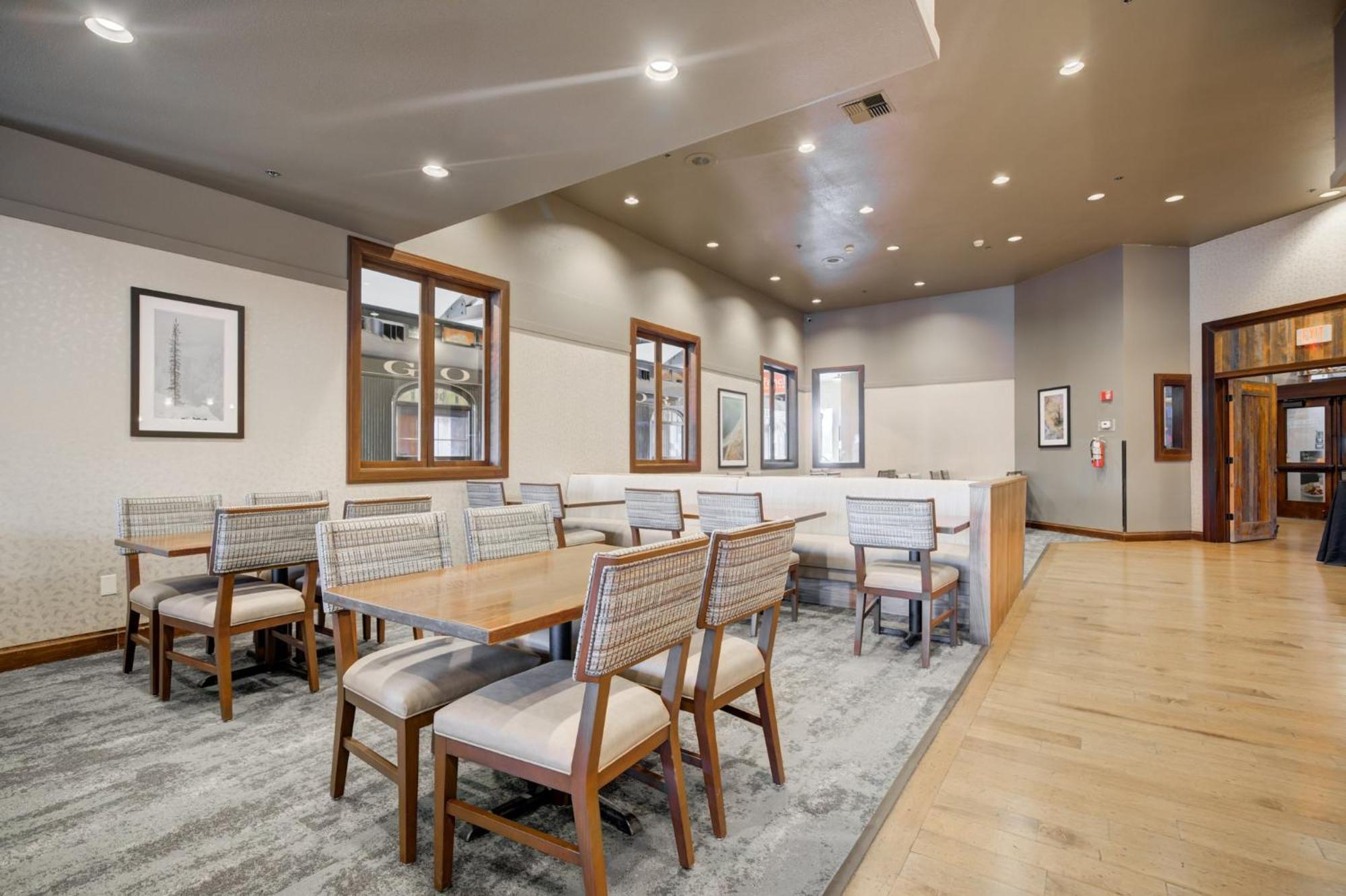Holiday Inn West Yellowstone By Ihg Экстерьер фото